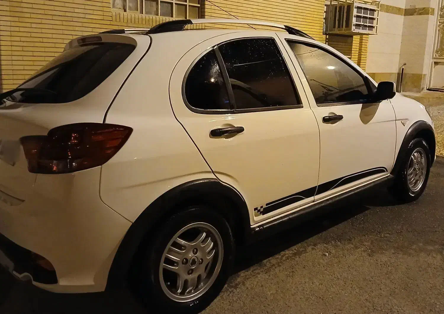 کوییک R سفید سقف مشکی ۴۰۱ گاز سیمی|خودرو سواری و وانت|بندرعباس, |دیوار