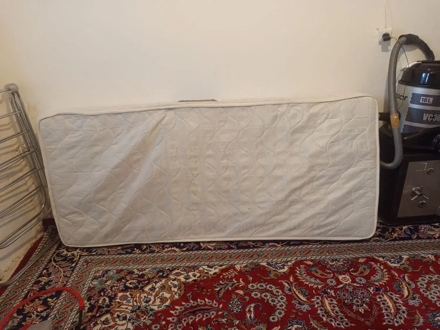 خشواب یک نفره|تشک تختخواب|شیروان (خراسان), |دیوار