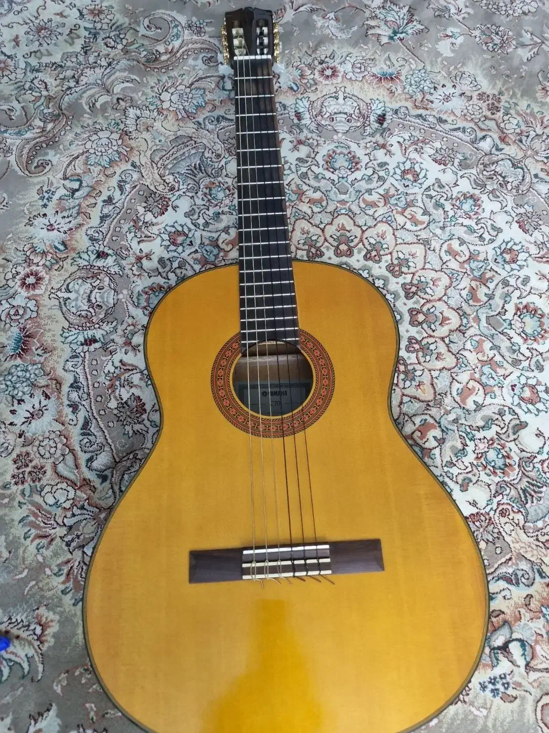 گیتار c 70 اندونزیایی|گیتار، بیس، امپلیفایر|سیرجان, |دیوار