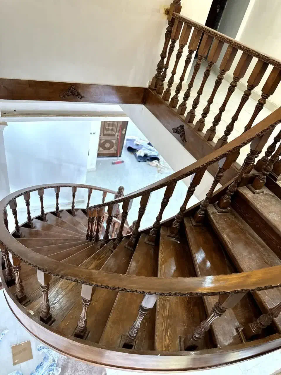 پله چوبی پله پیچ پله گرد پله دوبلکس|خدمات پیشه و مهارت|اصفهان, فجر|دیوار