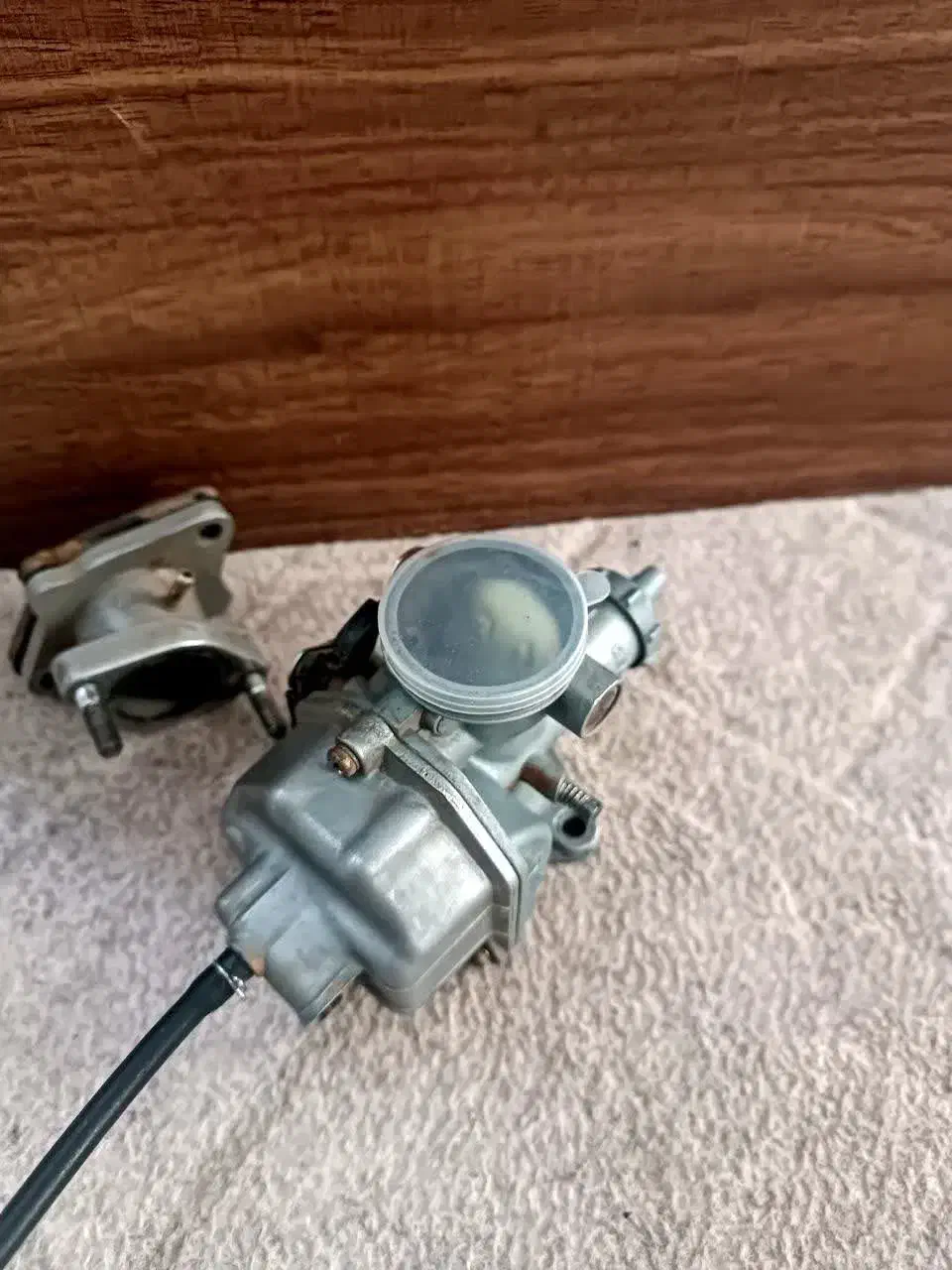 کاربرات هندا ژاپنی|قطعات یدکی و لوازم جانبی|قم, نیروگاه|دیوار