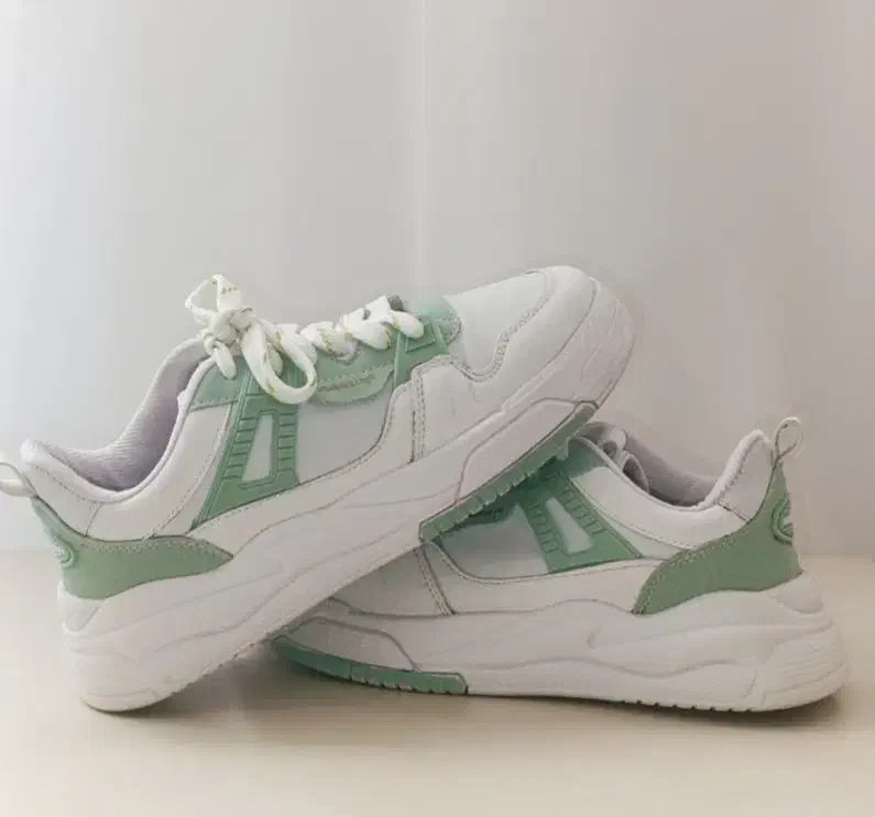 کفش اسپورت دخترانه|کیف، کفش، کمربند|جلفا, |دیوار