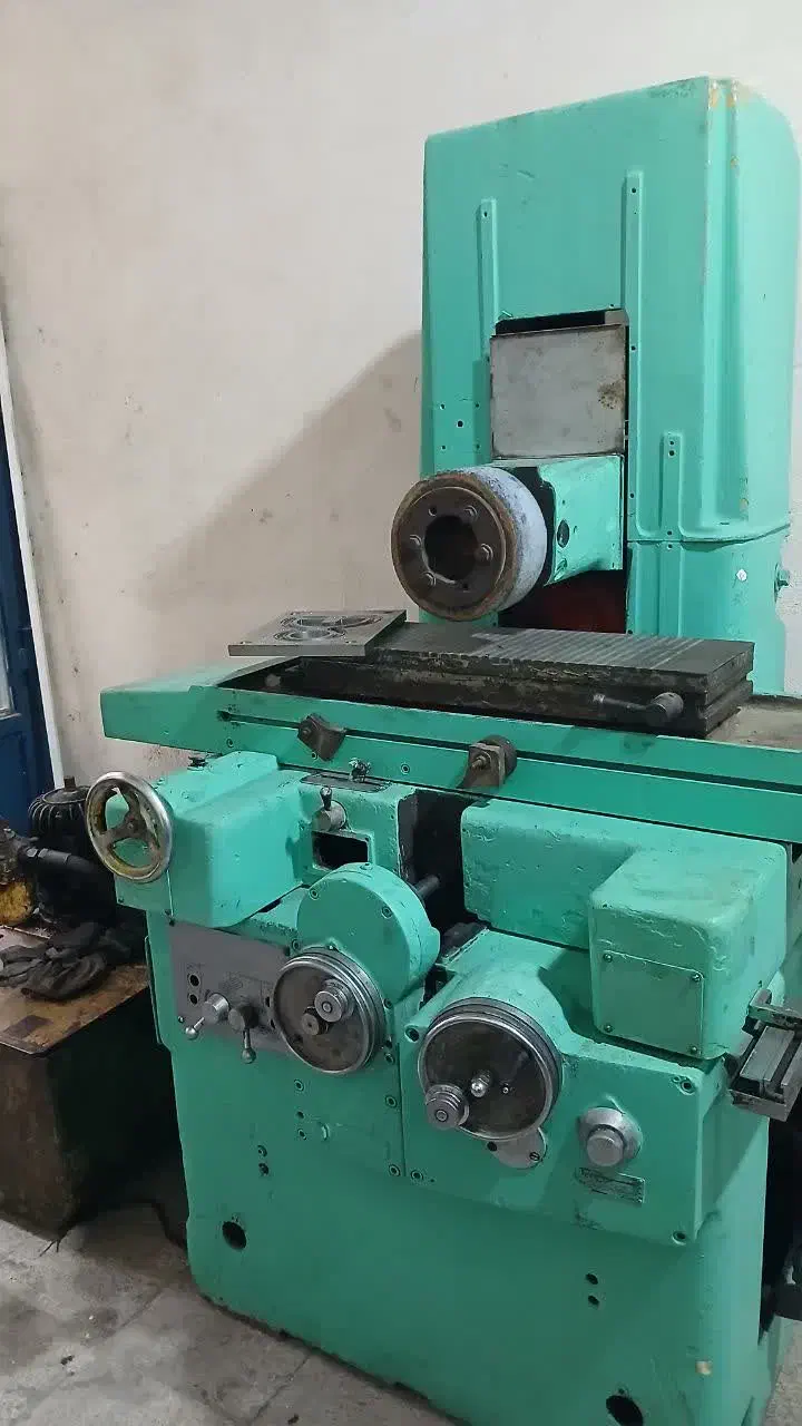 سنگ‌مغناطیس|ماشین‌آلات صنعتی|مشهد, کارگران|دیوار