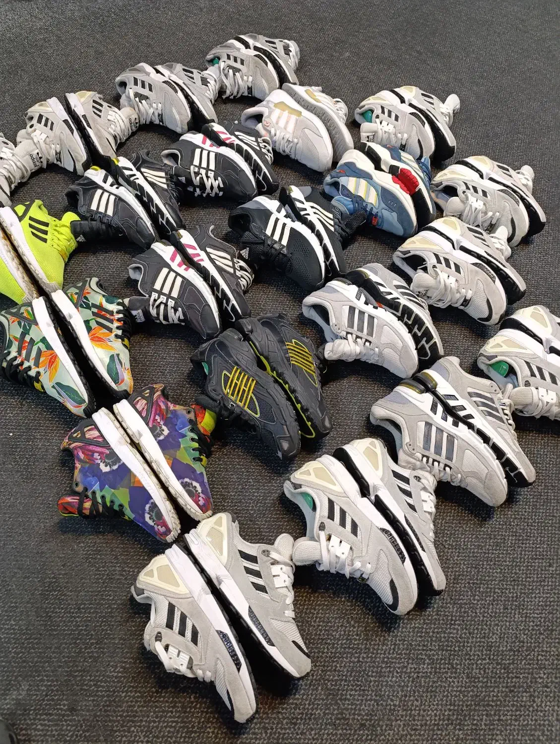 کتونی آدیداس تاناکورا  اکومنت زد ایکس8000 فولوکس|کیف، کفش، کمربند|تهران, نارمک|دیوار