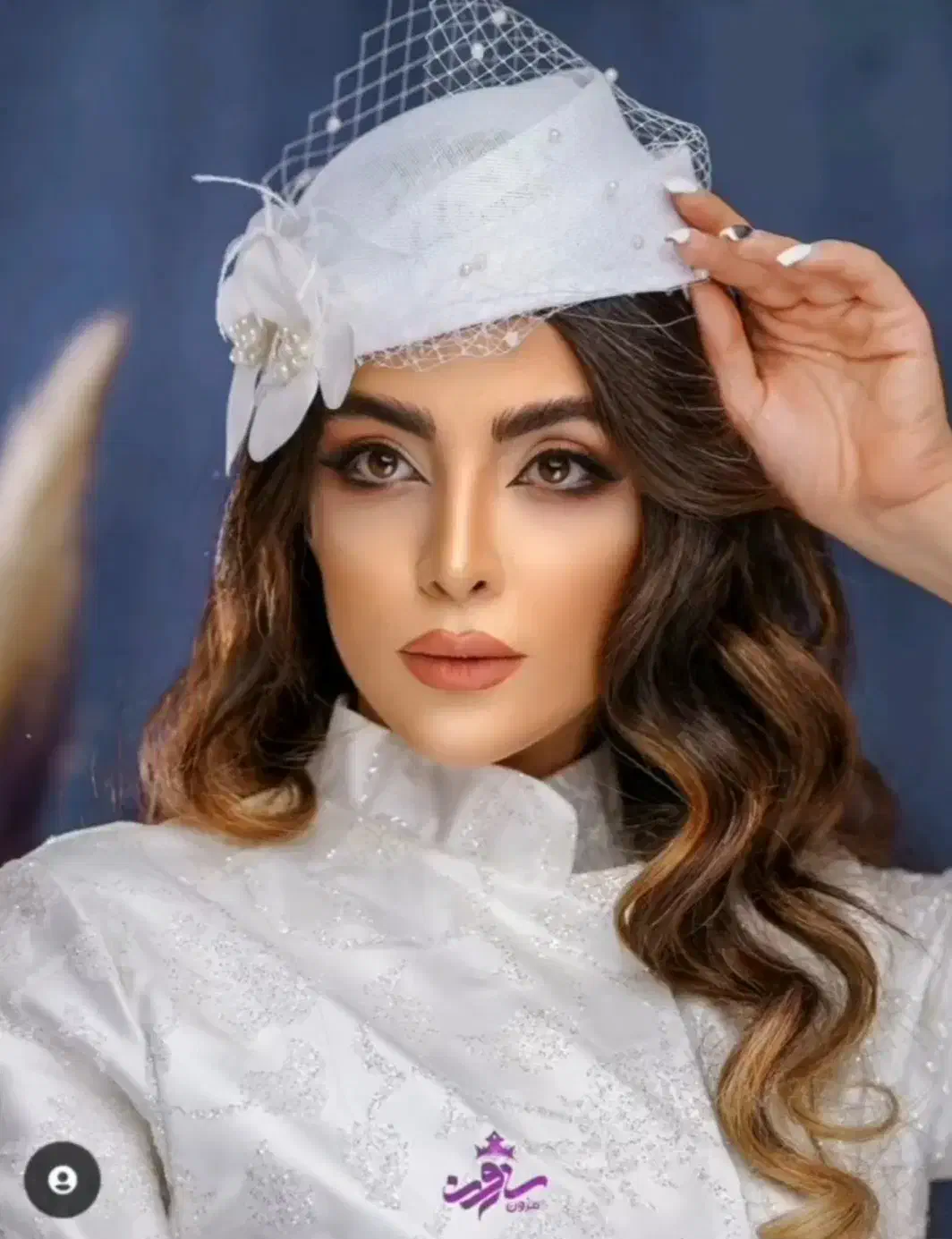 کلاه مجلسی و عروس یزد|لباس|یزد, |دیوار