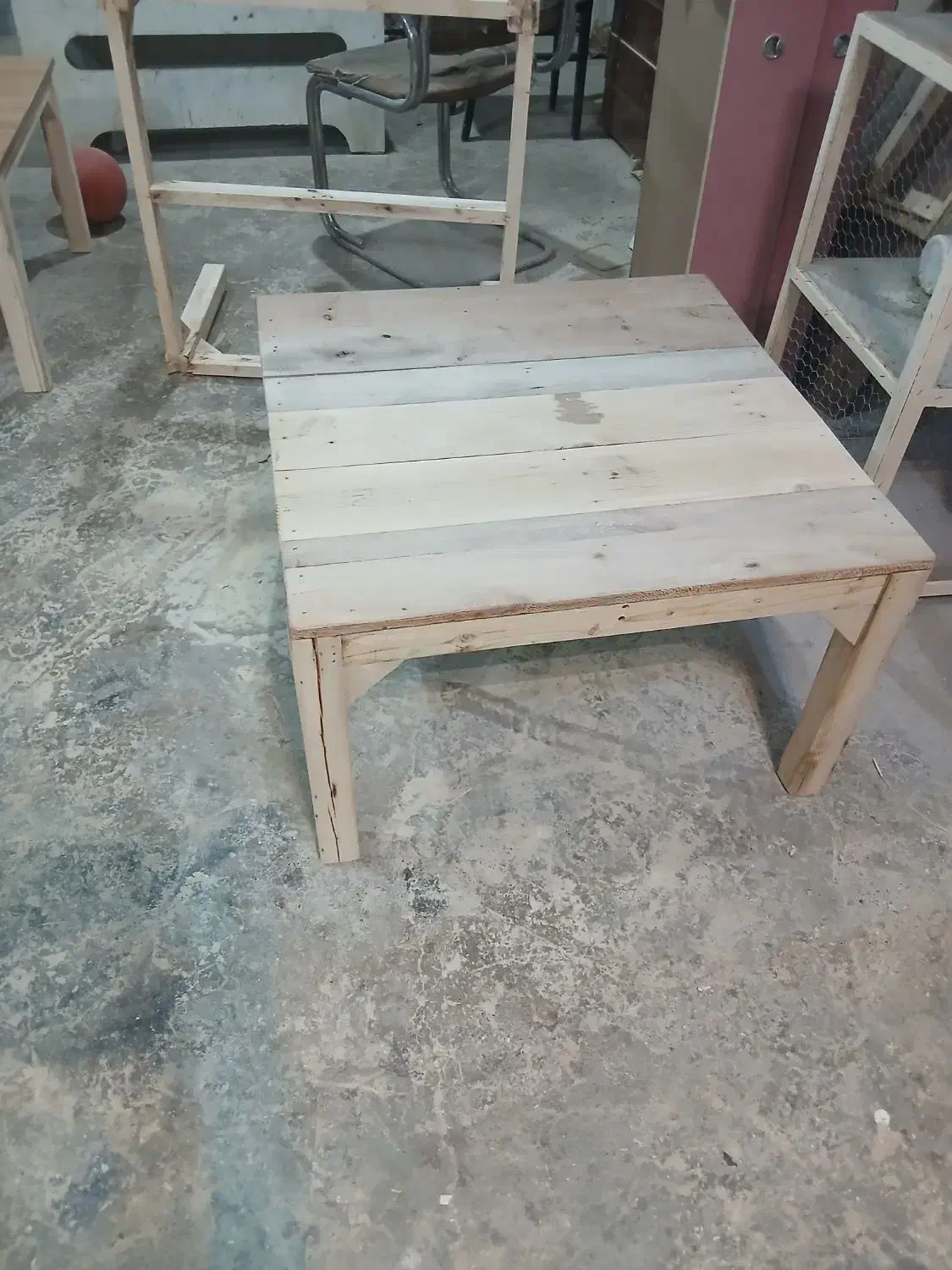 کرسی|صندلی و نیمکت|شاهرود, |دیوار