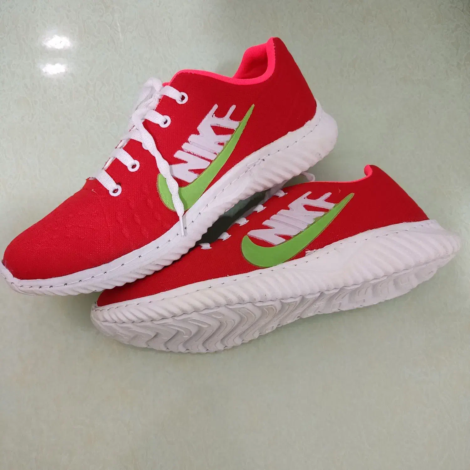 کفش کتونی ورزشی نایک|کیف، کفش، کمربند|قم, خاکفرج|دیوار