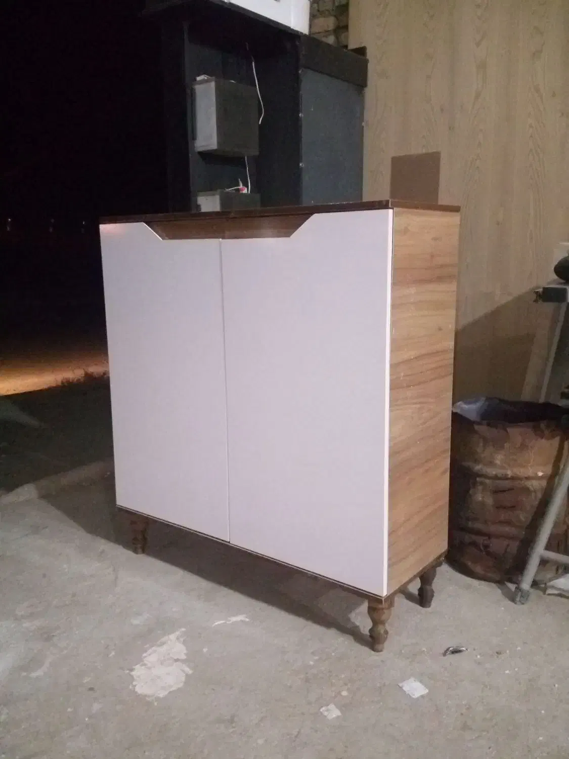 جاکفشی کمد|جاکفشی، کمد، دراور|نیشابور, خط کاشمر|دیوار