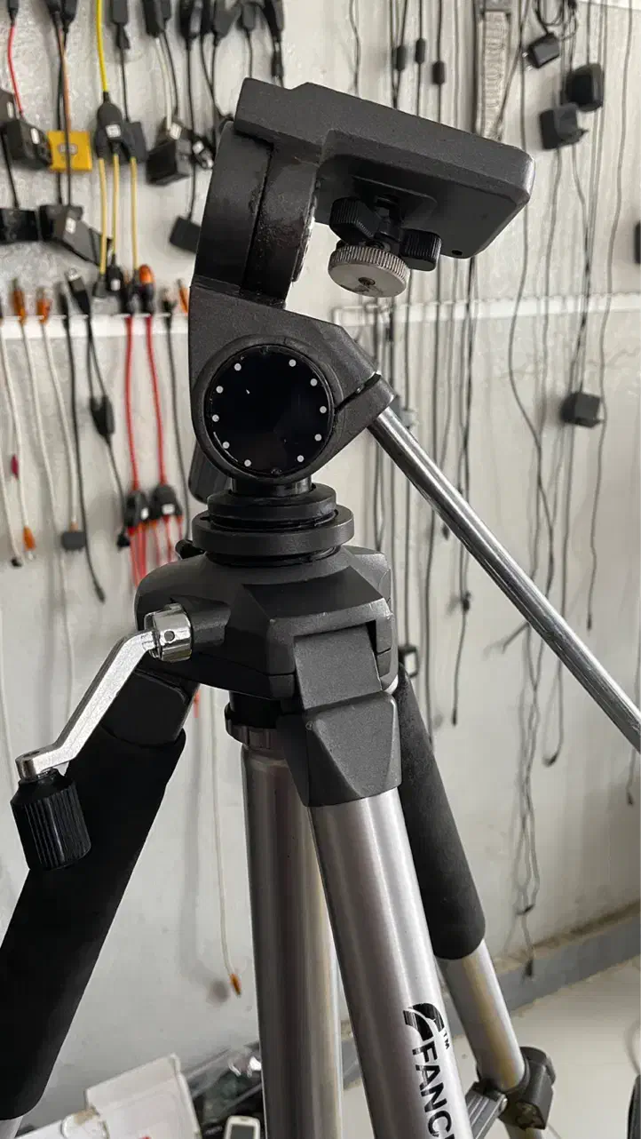 سه پایه دوربین عکاسی وفیلمبرداری حرفه ای|دوربین عکاسی و فیلمبرداری|رشت, بازار|دیوار