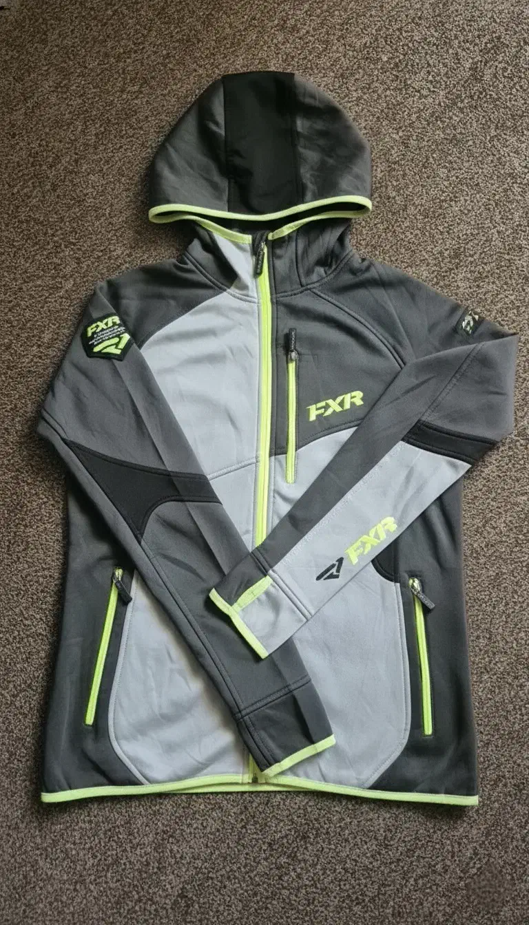 گرمکن ورزشی برند FXR|لباس|شیراز, قلعه شاهزاده بیگم|دیوار