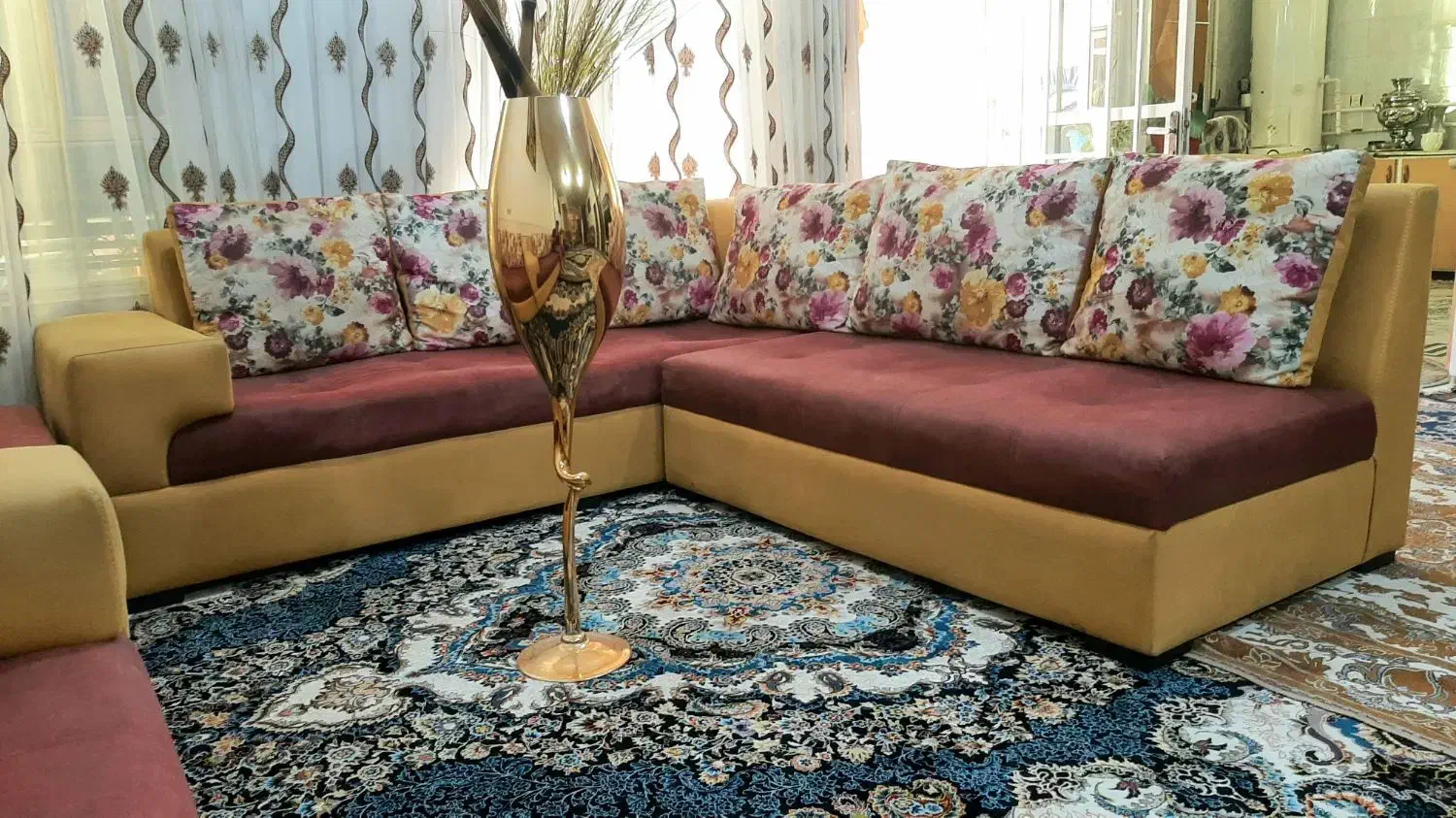 مبلمان ۱۰نفره بسیار نو و راحت|مبلمان خانگی و میز عسلی|لنجان, |دیوار