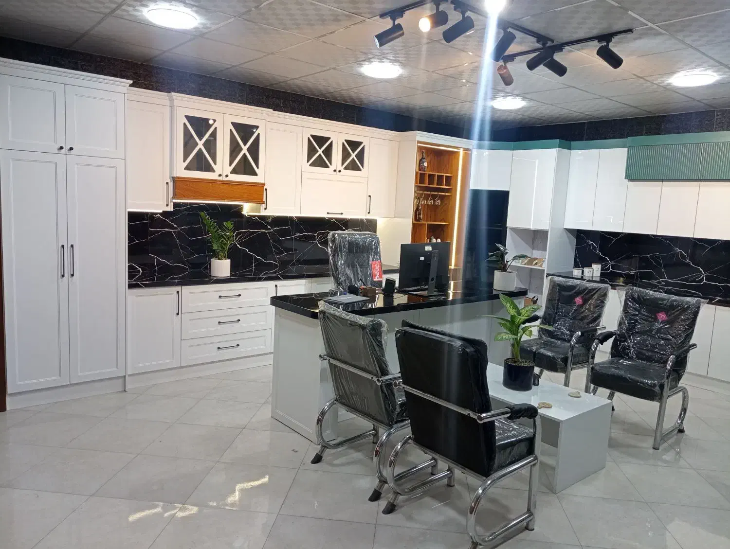 نیازمند منشی مسلط به طراحی  دکوراسیون داخلی|استخدام معماری، عمران و ساختمانی|شیروان (خراسان), |دیوار