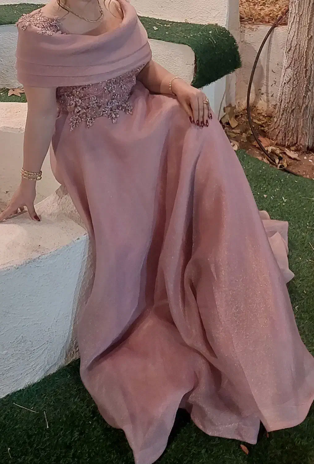 لباس مجلسی|لباس|شیراز, شاه قلی بیگی|دیوار