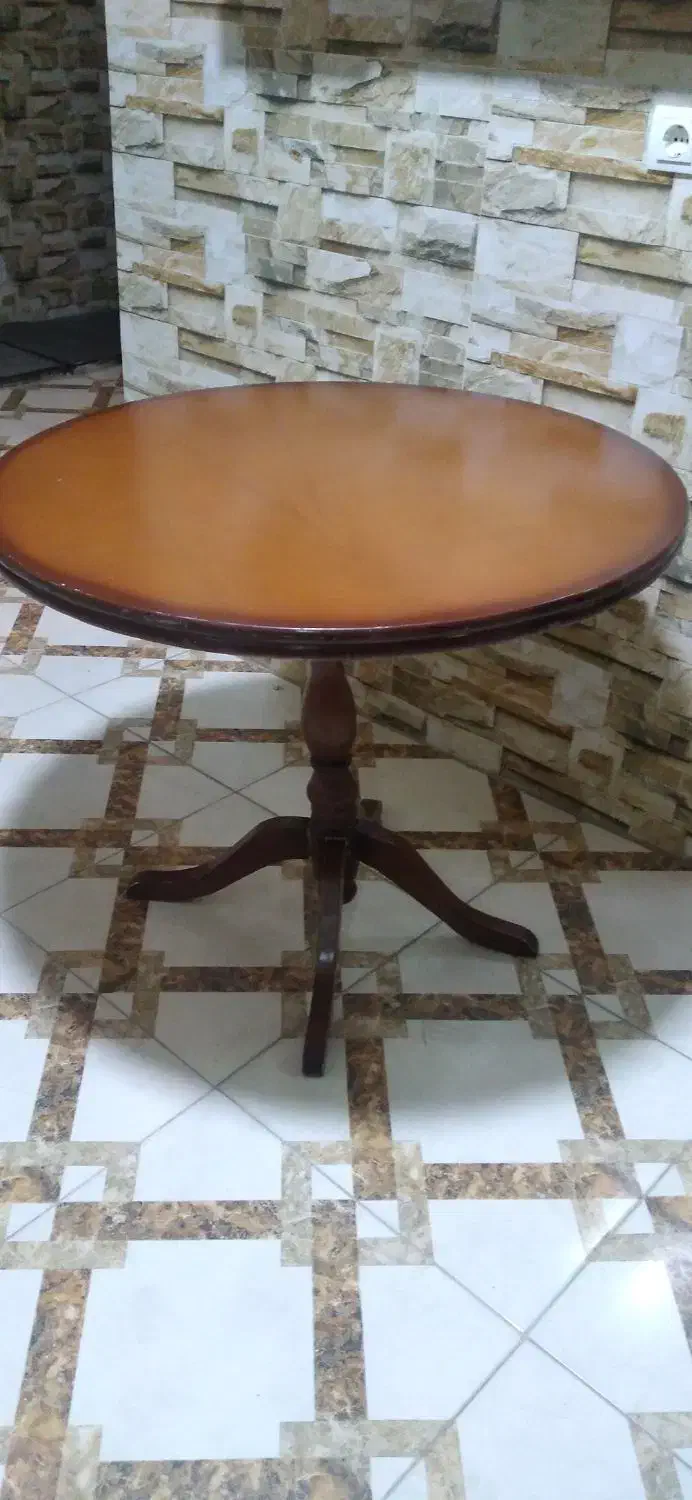 میز گرد|میز و صندلی غذاخوری|هشتگرد, شهرک آپادانا|دیوار