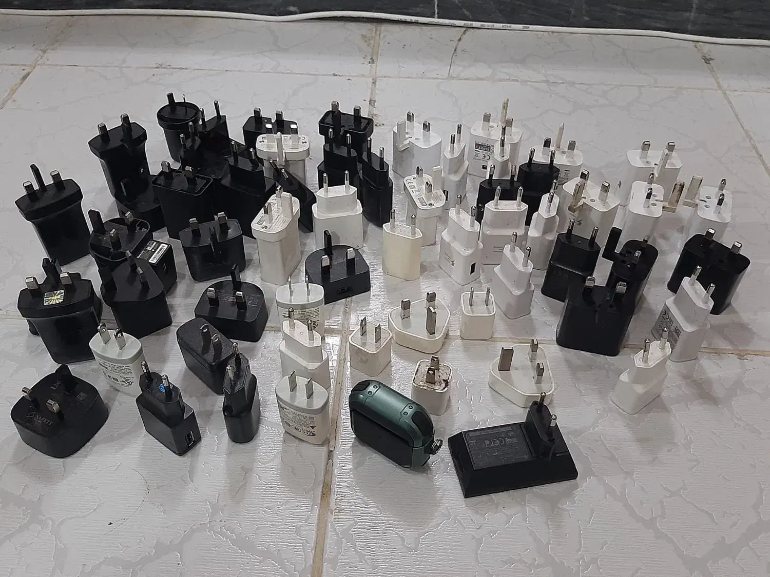 انواع شارژر اصلی فابریک|لوازم جانبی موبایل و تبلت|پارسآباد, |دیوار