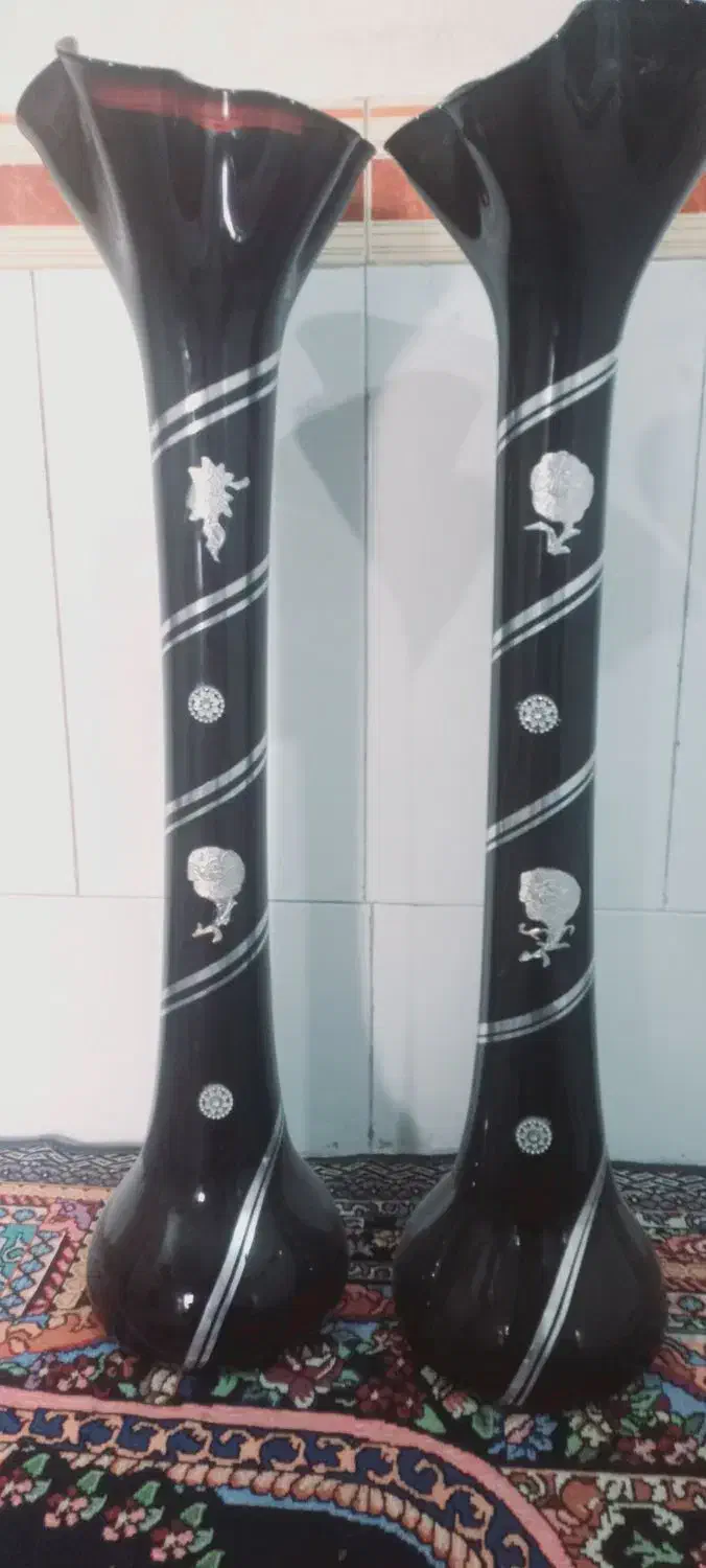 گلدان  سالم   هردو باهم۸۰۰ تومن|صنایع دستی و سایر لوازم تزئینی|بندر ماهشهر, |دیوار