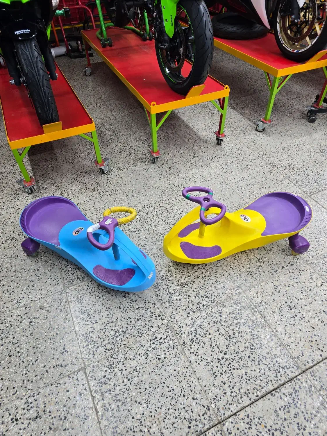 لوپ کار اسباب بازی|اسباب‌‌بازی|اصفهان, قلعه جوم|دیوار