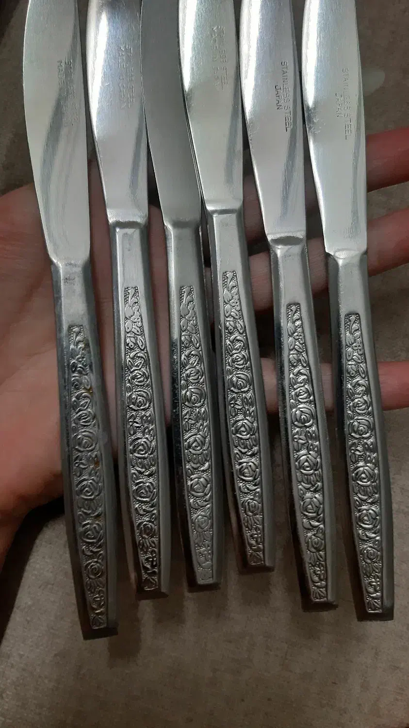 تعدادی وسیله اشپزخانه|ظروف سرو و پذیرایی|کرج, مصباح|دیوار