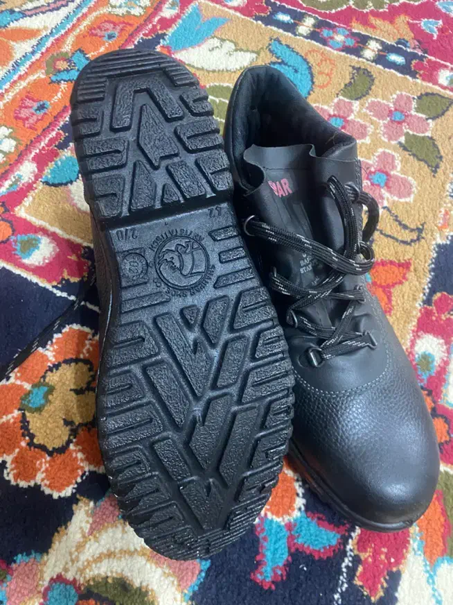 کفش ایمنی نونو فقط ۷۰۰هزار تومن جنس عالی و خارجی|کیف، کفش، کمربند|تربت جام, بیست متری منبع آب|دیوار