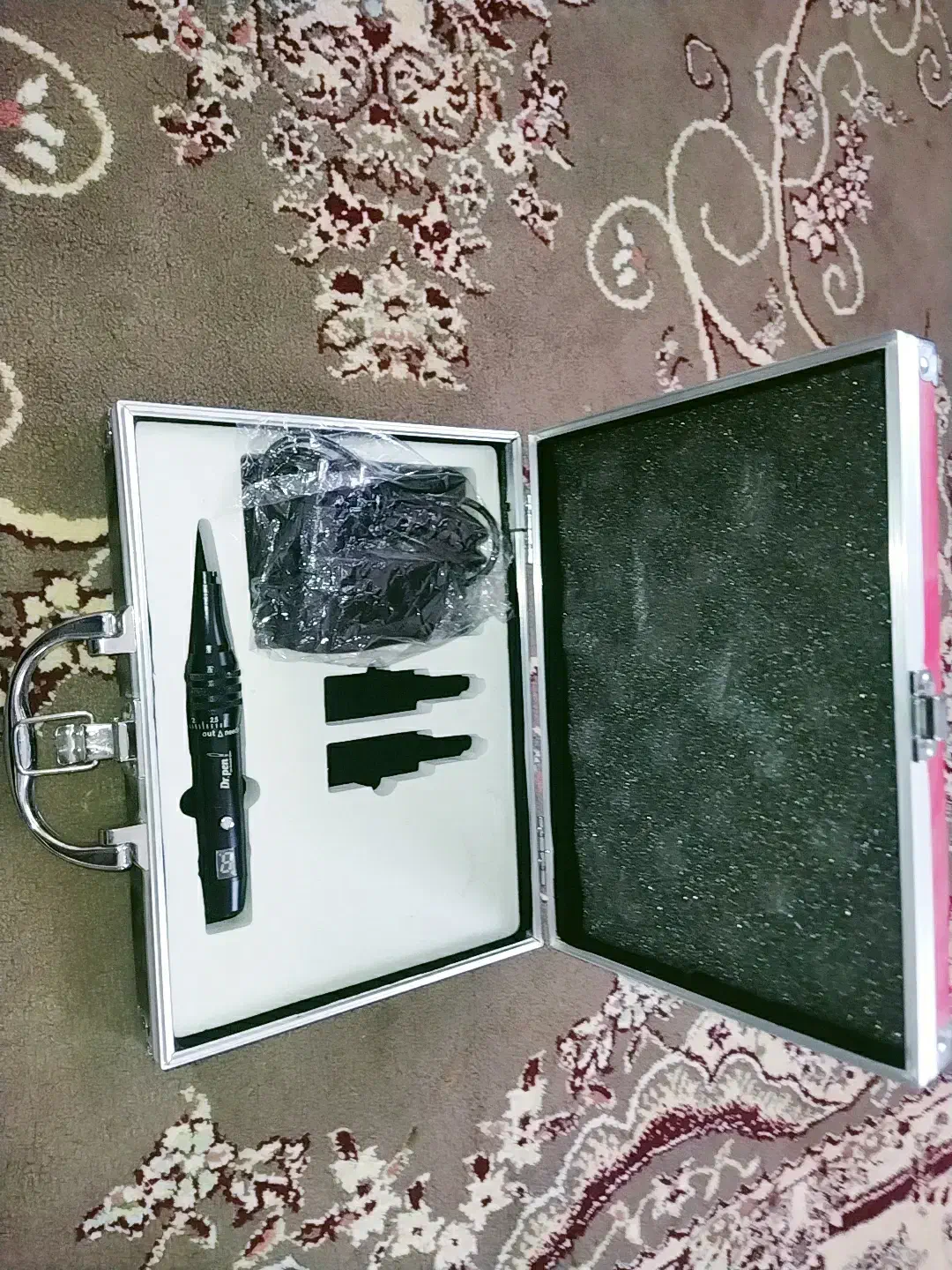 چند تیکه وسیله ارایشگری بفروش میرسد|آرایشگاه و سالنهای زیبایی|نورآباد, |دیوار