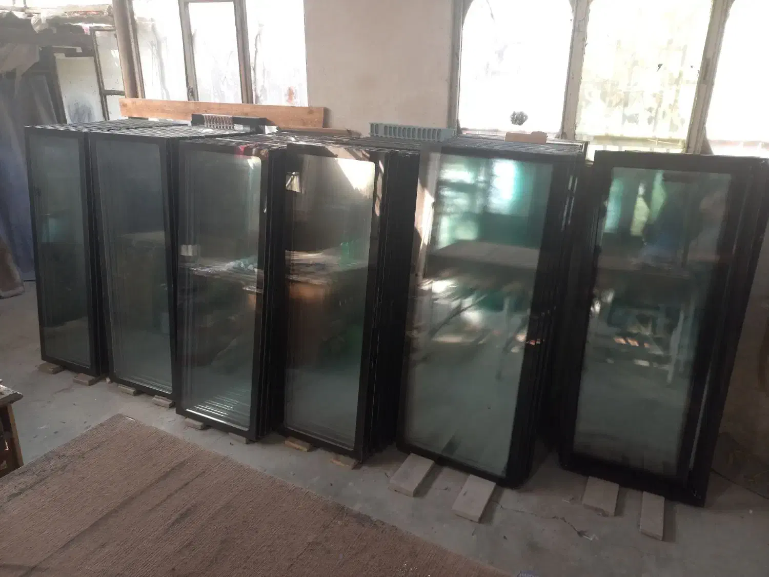 استخدام نیروی ماهر و نیمه ماهر آشنا به شیشه|استخدام صنعتی، فنی، مهندسی|پاکدشت, پاکدشت (مامازند)|دیوار