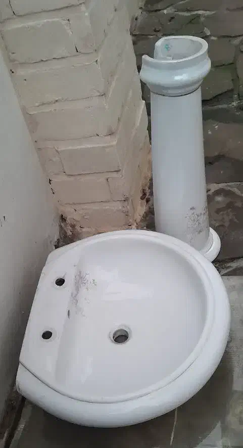 روشویی پایه دار|لوازم سرویس بهداشتی|رویان, |دیوار