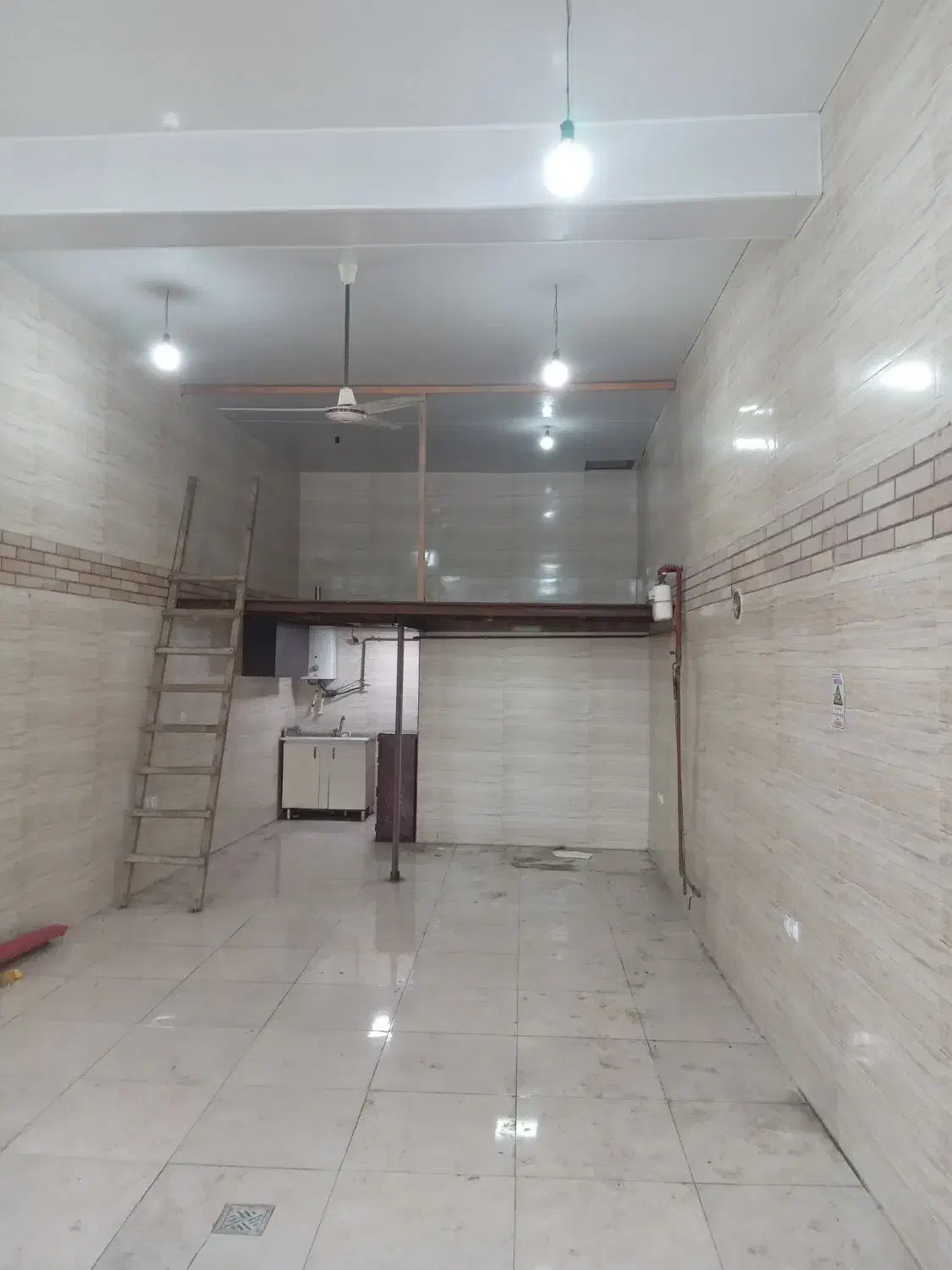 فروش یک باب مغازه ۵۷ متردرجاده سنگر|فروش مغازه و غرفه|رشت, بیجارپس|دیوار