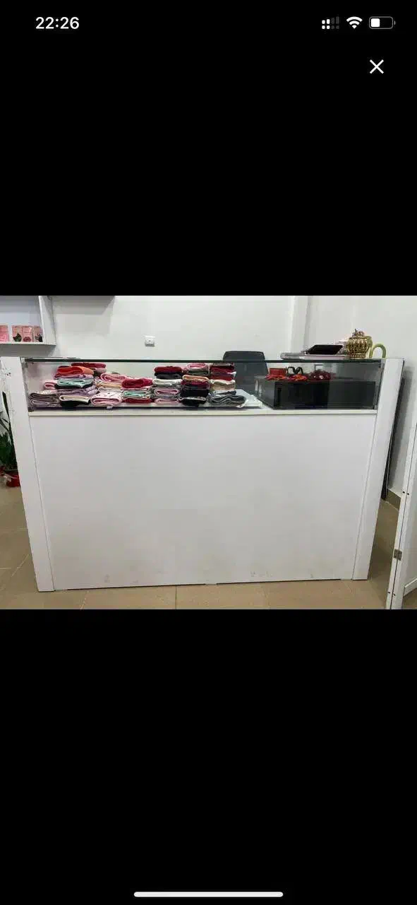 میز و ویترین فروشگاهی (قابل فروش جداگانه)|فروشگاه و مغازه|رشت, معلم|دیوار