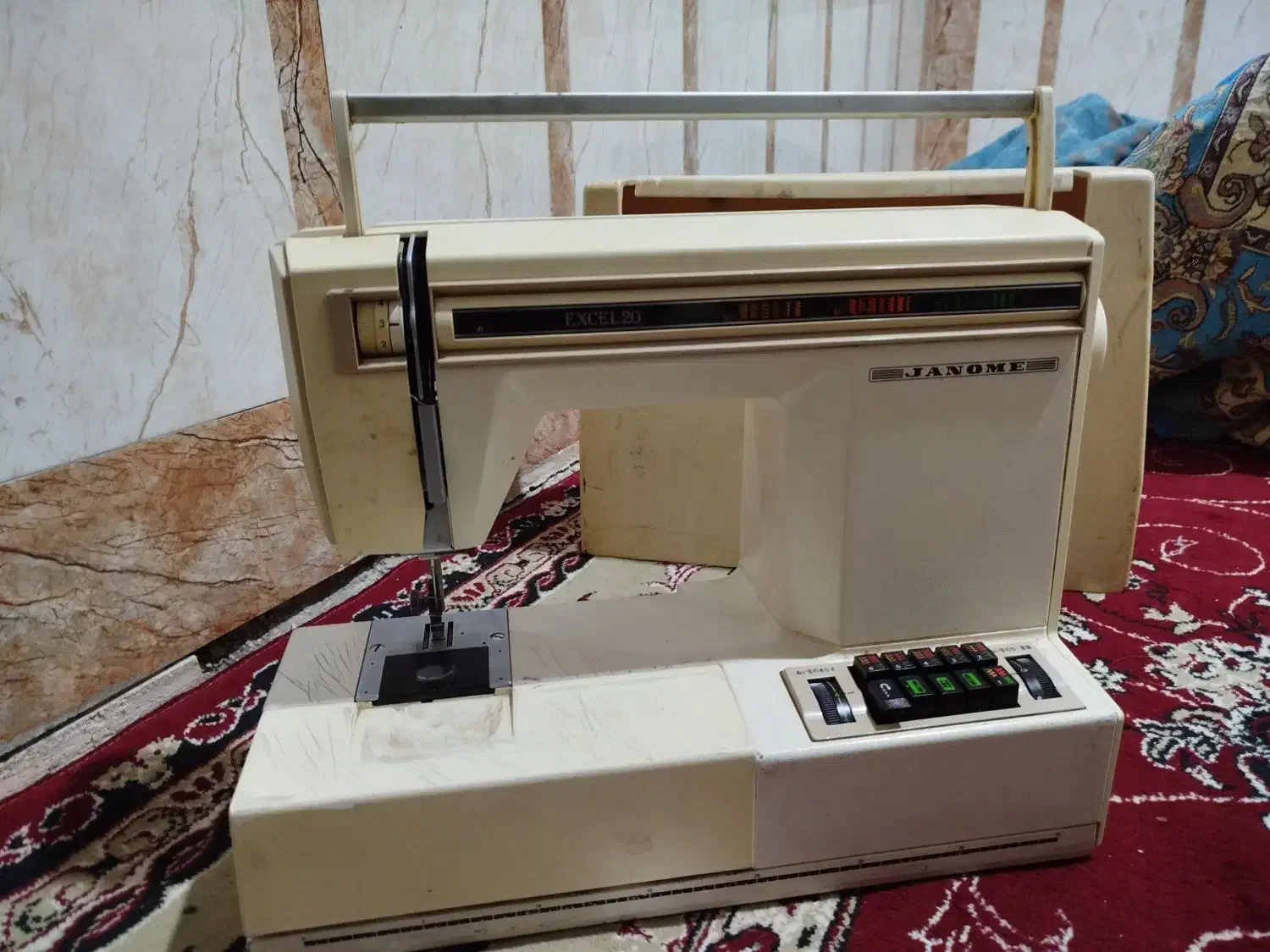 چرخ خیاطی ژانومه|چرخ خیاطی و ریسندگی|نیمروز, |دیوار