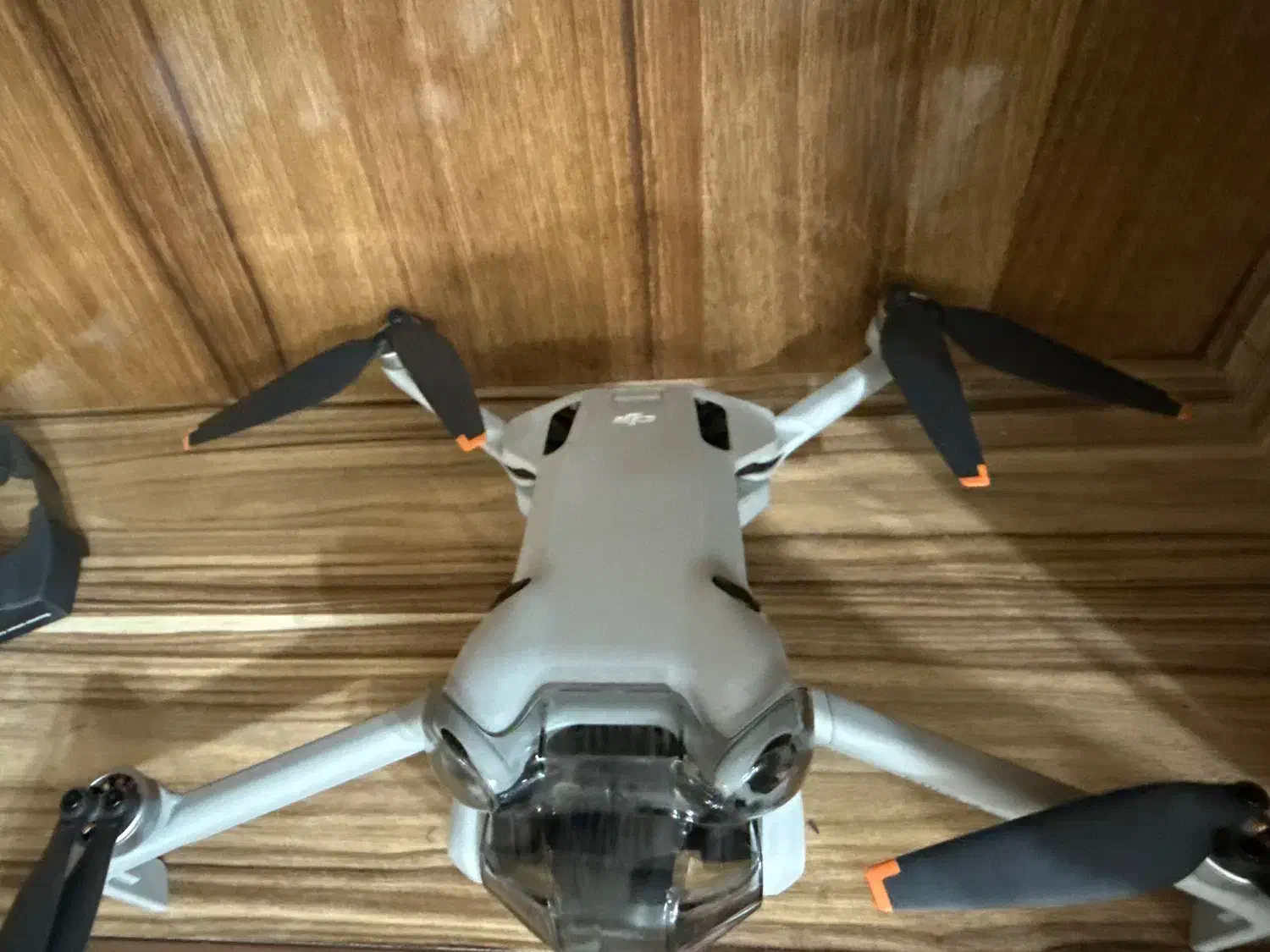 هلی شات|دوربین عکاسی و فیلم‌برداری|اصفهان, باغ نگاره|دیوار