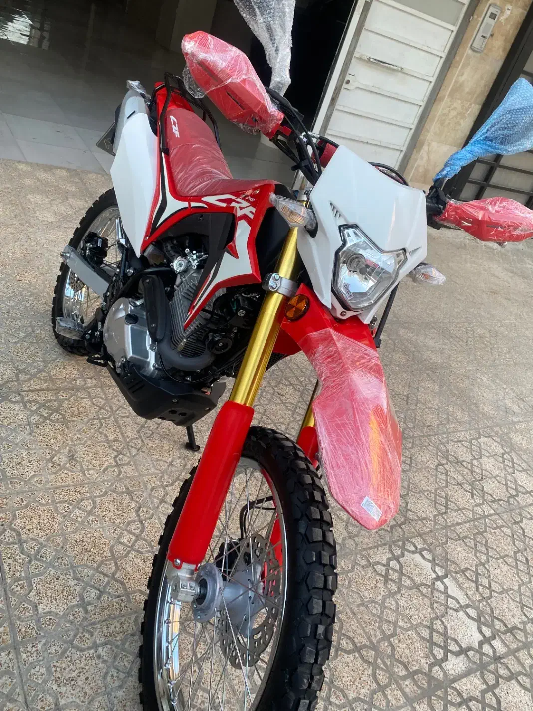 توسن باسل ۲۵۰ صفر خشک|موتورسیکلت|تهران, شهرک آپادانا|دیوار