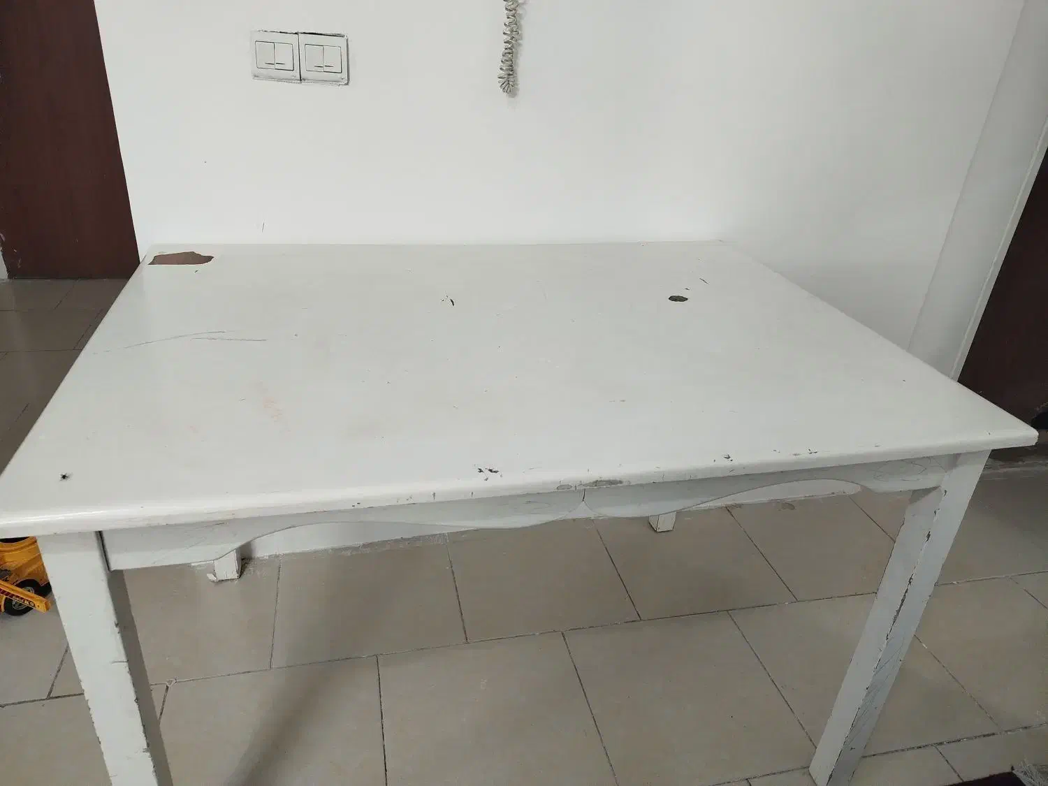 میز بزرگ|میز و صندلی غذاخوری|گلبهار, شهر جدید گلبهار|دیوار