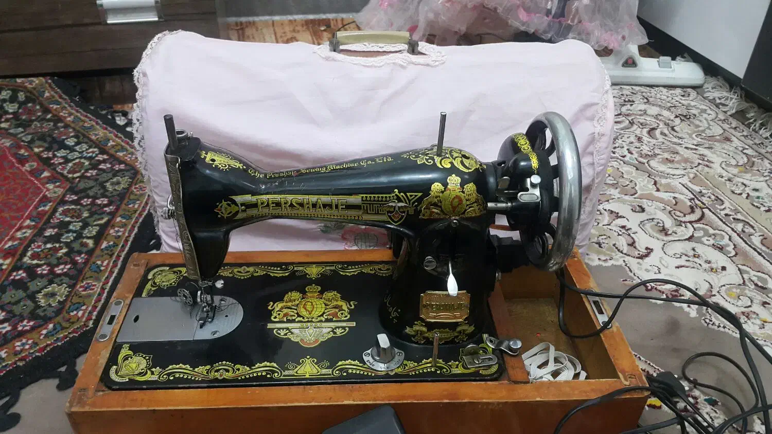 چرخ خیاطی برقی عتیقه دوشیرنشان|چرخ خیاطی و ریسندگی|شاهین‌شهر, خانه کارگر|دیوار