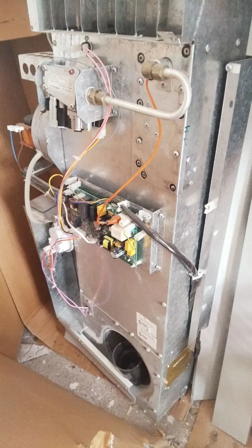 بخاری گازی بزرگ کم مصرف|بخاری، هیتر، شومینه|تربت جام, میان جام|دیوار