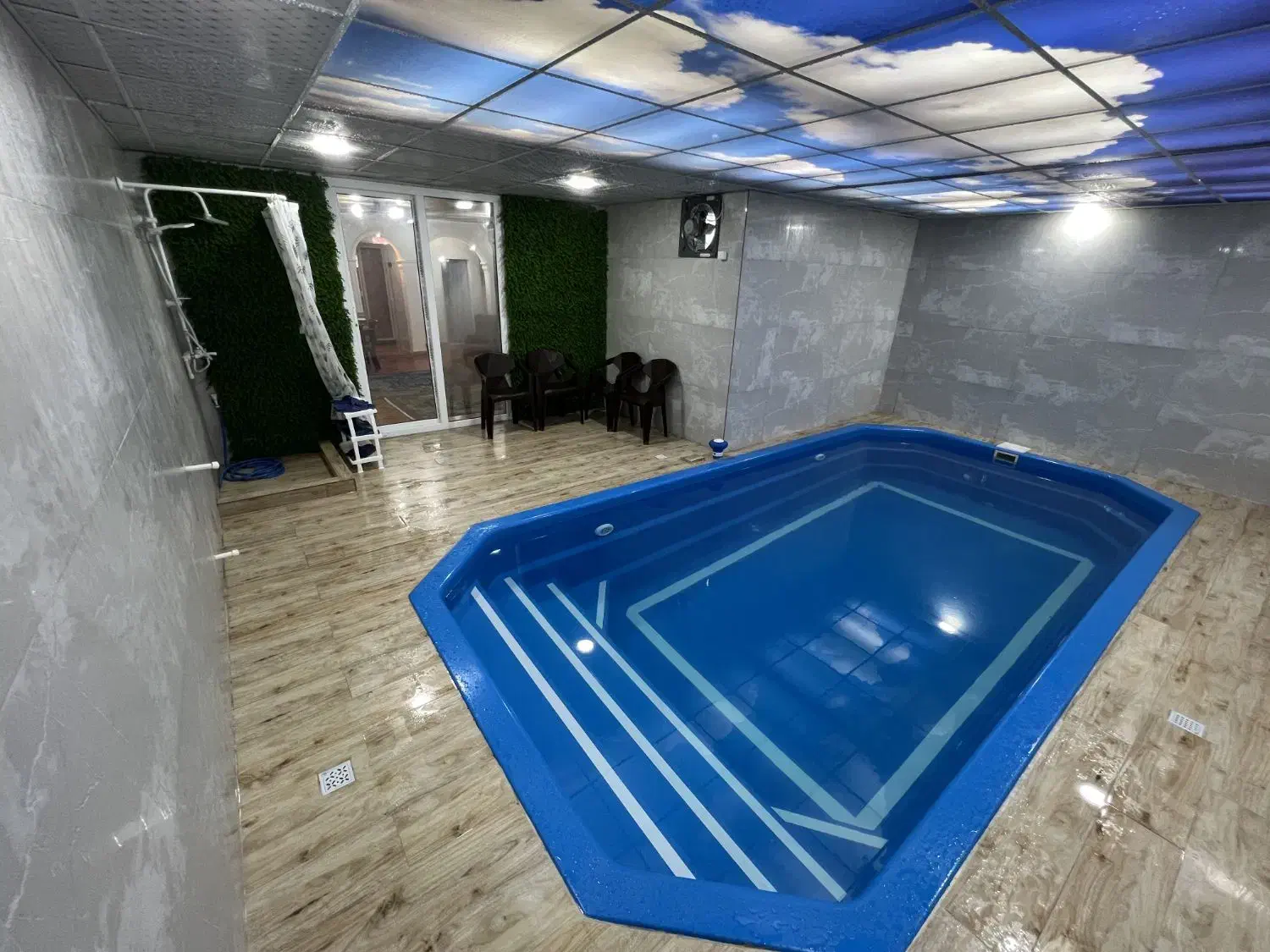 سه خوابه استخردار نوساز (مالک)|اجارهٔ کوتاهمدت ویلا و باغ|بندر انزلی, معلم|دیوار