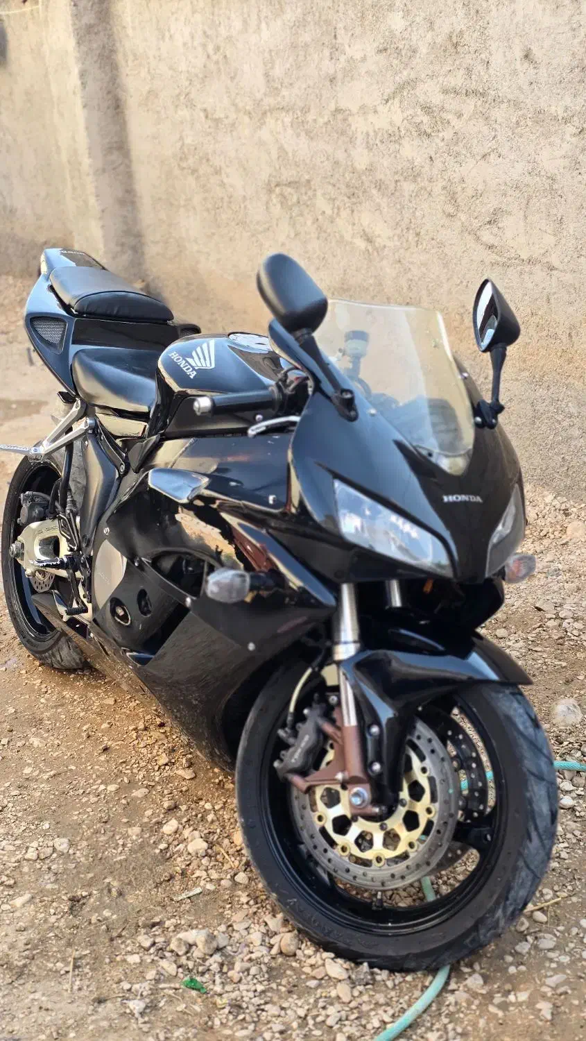cbr 2005|موتورسیکلت|شیراز, سفیرشمالی|دیوار