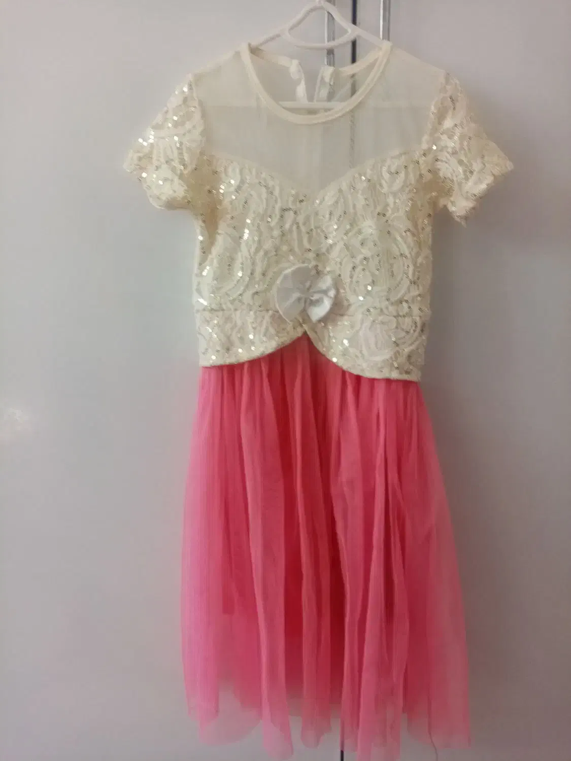 لباس بچگانه درحد نو|کفش و لباس بچه|تربتحیدریه, منظر|دیوار