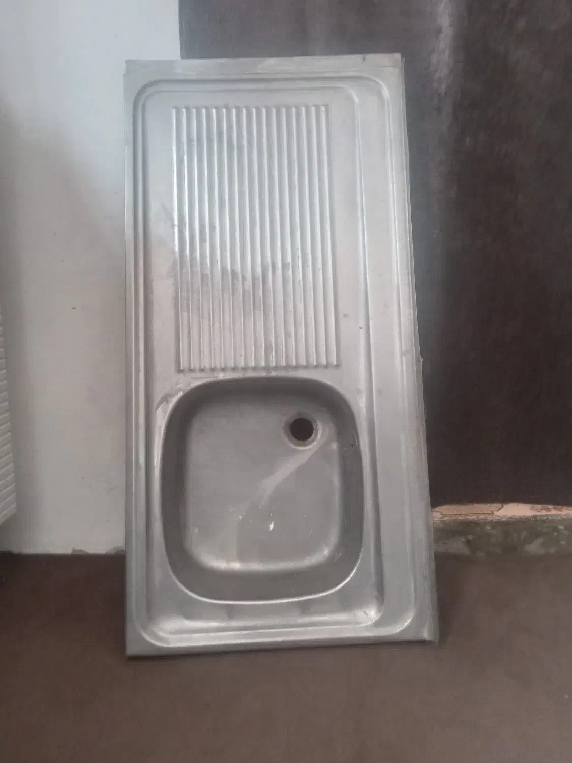 سینگ تک|آب‌چکان و نظم‌دهنده ظروف|تربت جام, جامی|دیوار