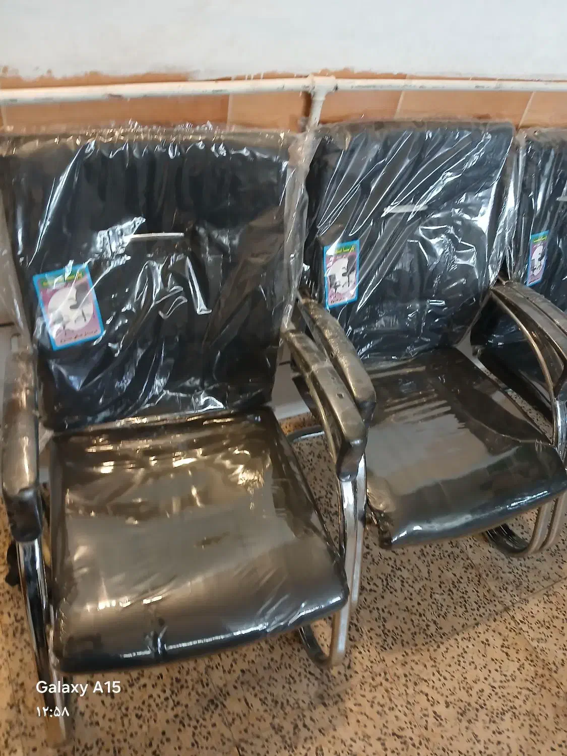 صندلی اداری چرخ دار نو|مبلمان اداری|اقبالیه, |دیوار