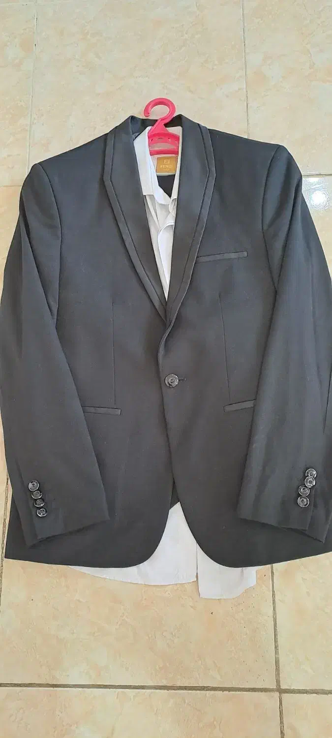 کت و شلوار به همراه جلیقه و پیراهن سفید|لباس|وحیدیه, |دیوار