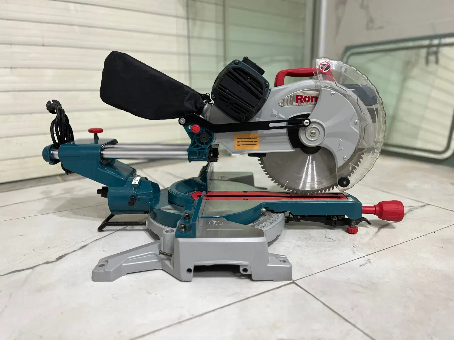 فارسی بر ۵۳۰۳رونیکس|ابزارآلات|ساوه, |دیوار