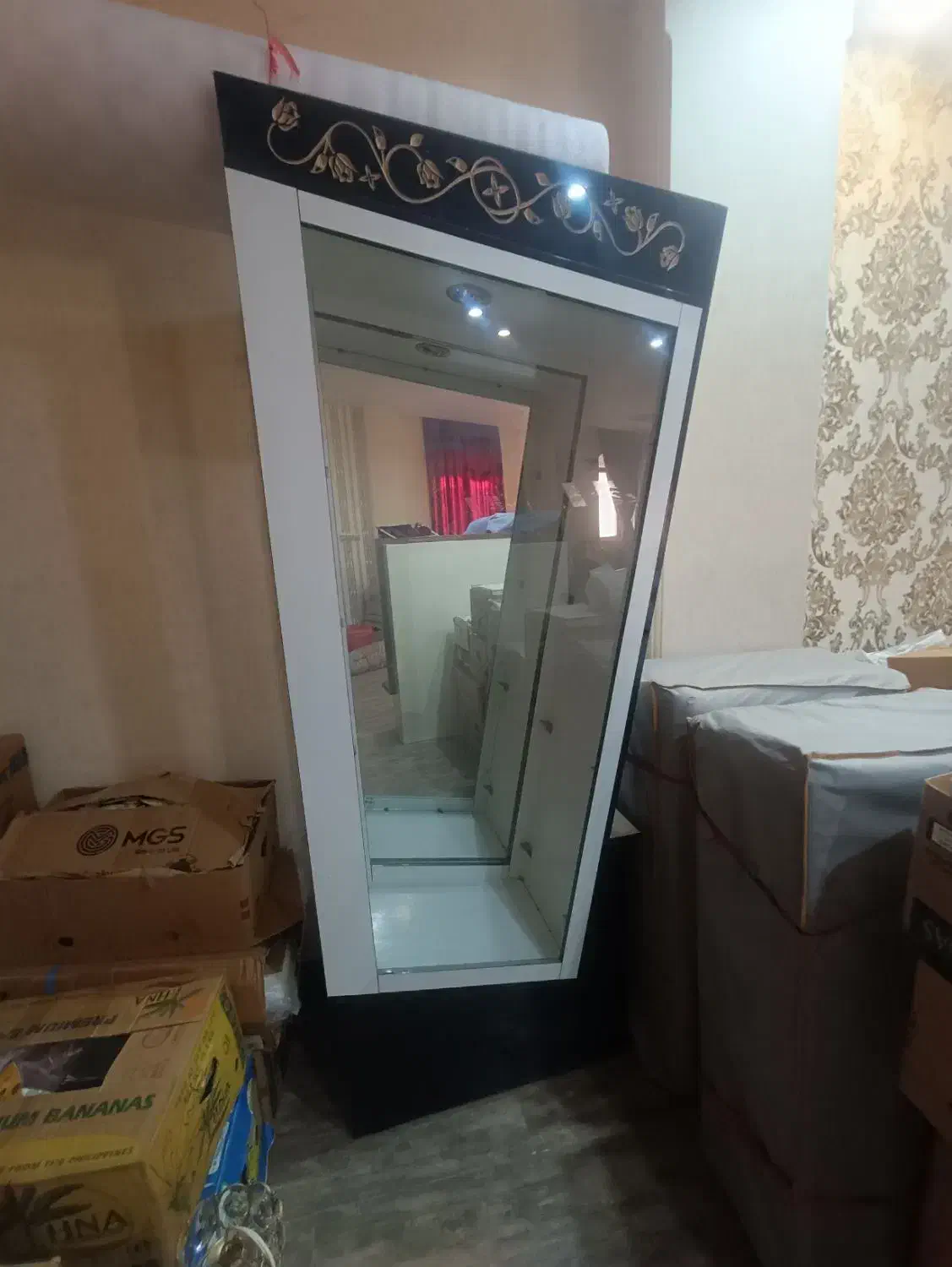 بوفه ویترین|بوفه، ویترین، کنسول|قم, جهان بینی|دیوار