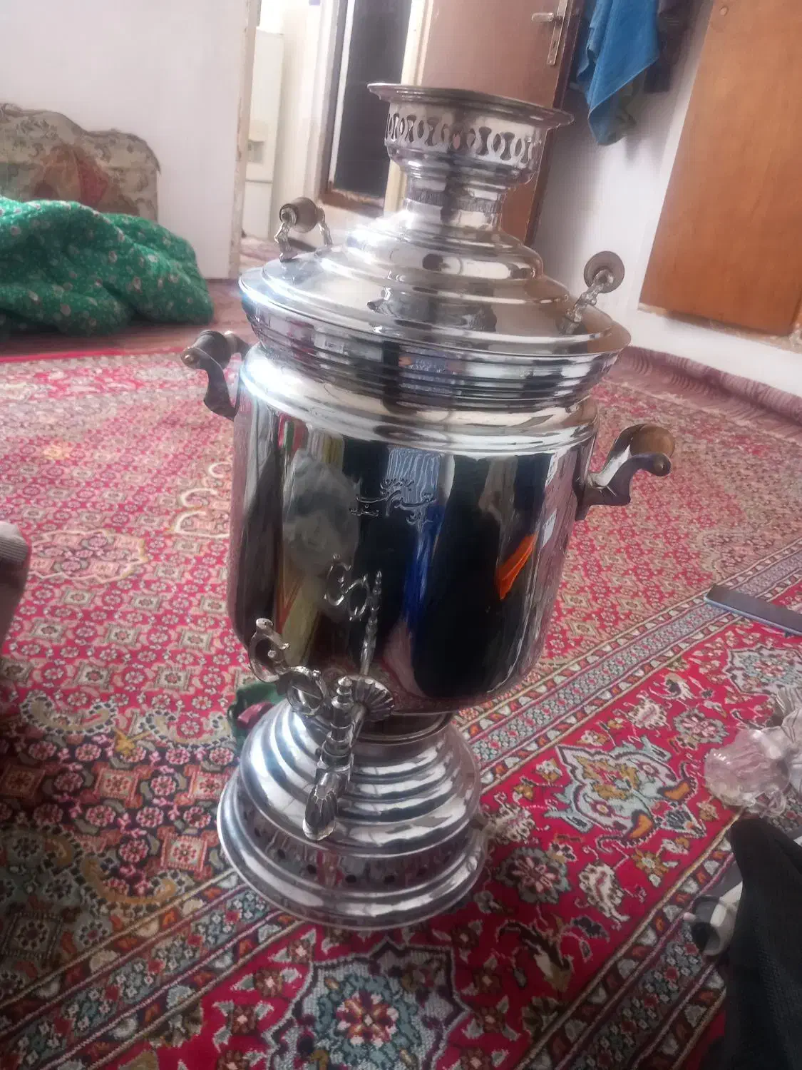 سماور بزرگ|سماور، چایساز، قهوهساز|کبودرآهنگ, |دیوار