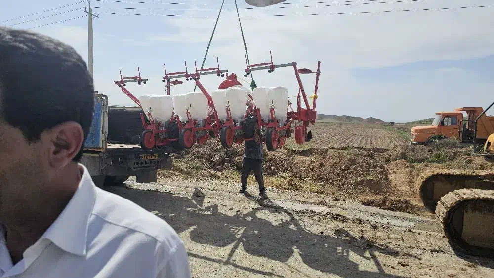 پنوماتیک ۸ ردیفه چغندر کار ،تراشکده|ماشین‌آلات صنعتی|ارس, |دیوار