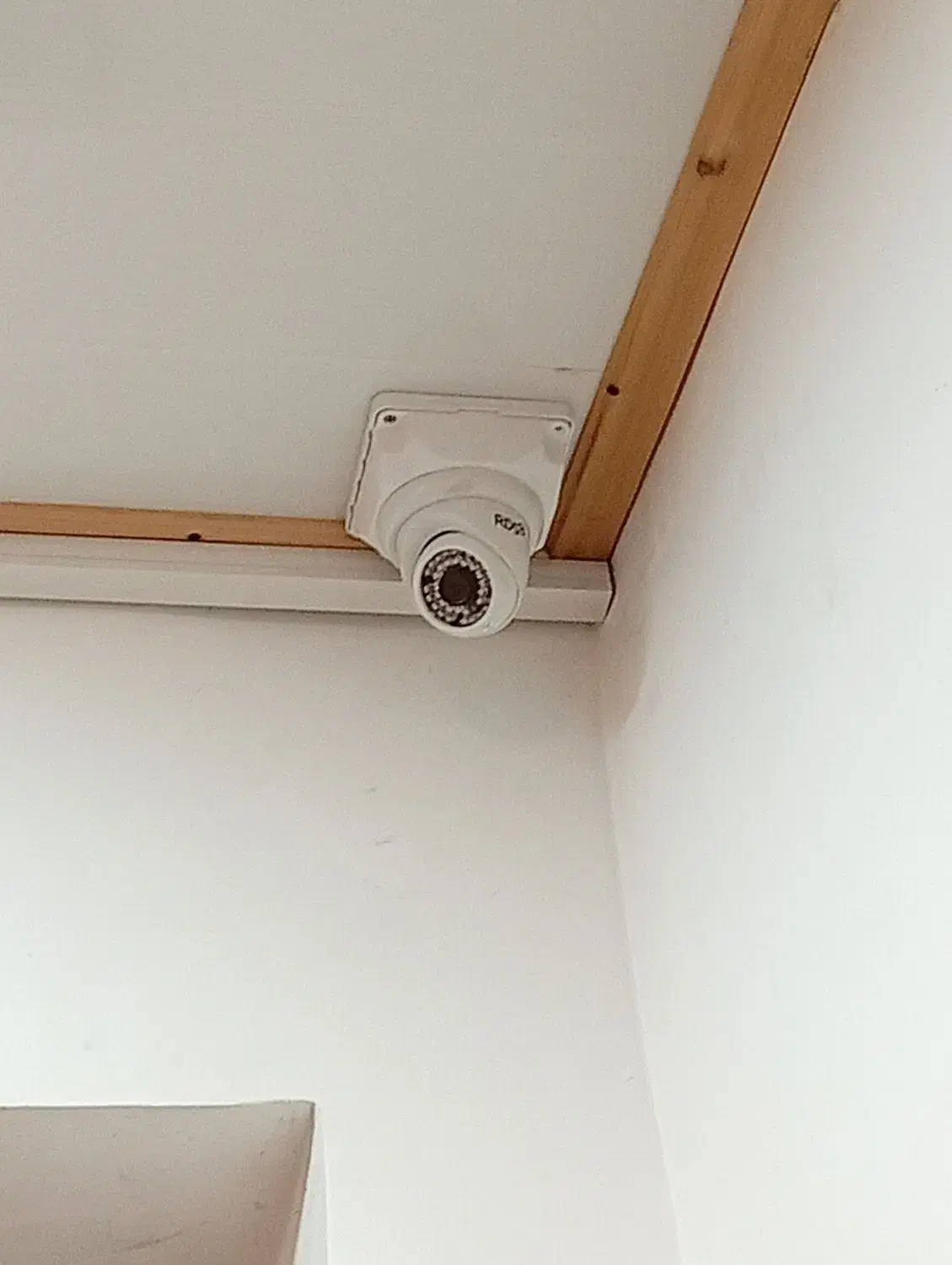 نصاب نصب دوربین مداربسته و دزدگیر اماکن|خدمات پیشه و مهارت|عباس‌آباد, |دیوار