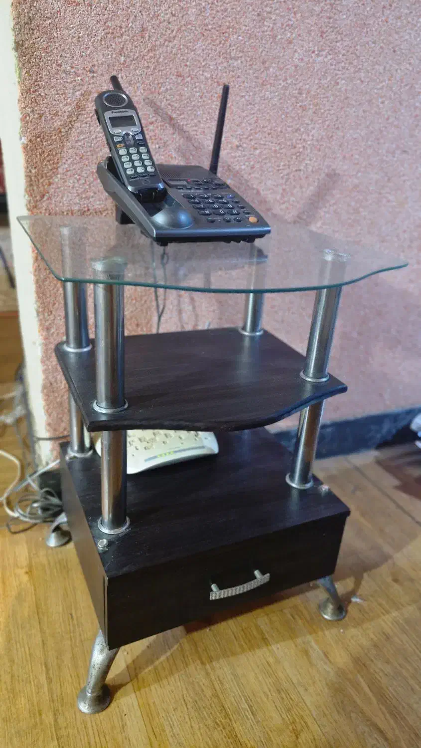 میز تلفن کشو دار  کاملا سالم سه طبقه+یک کشو|میز تلفن|بندرعباس, |دیوار