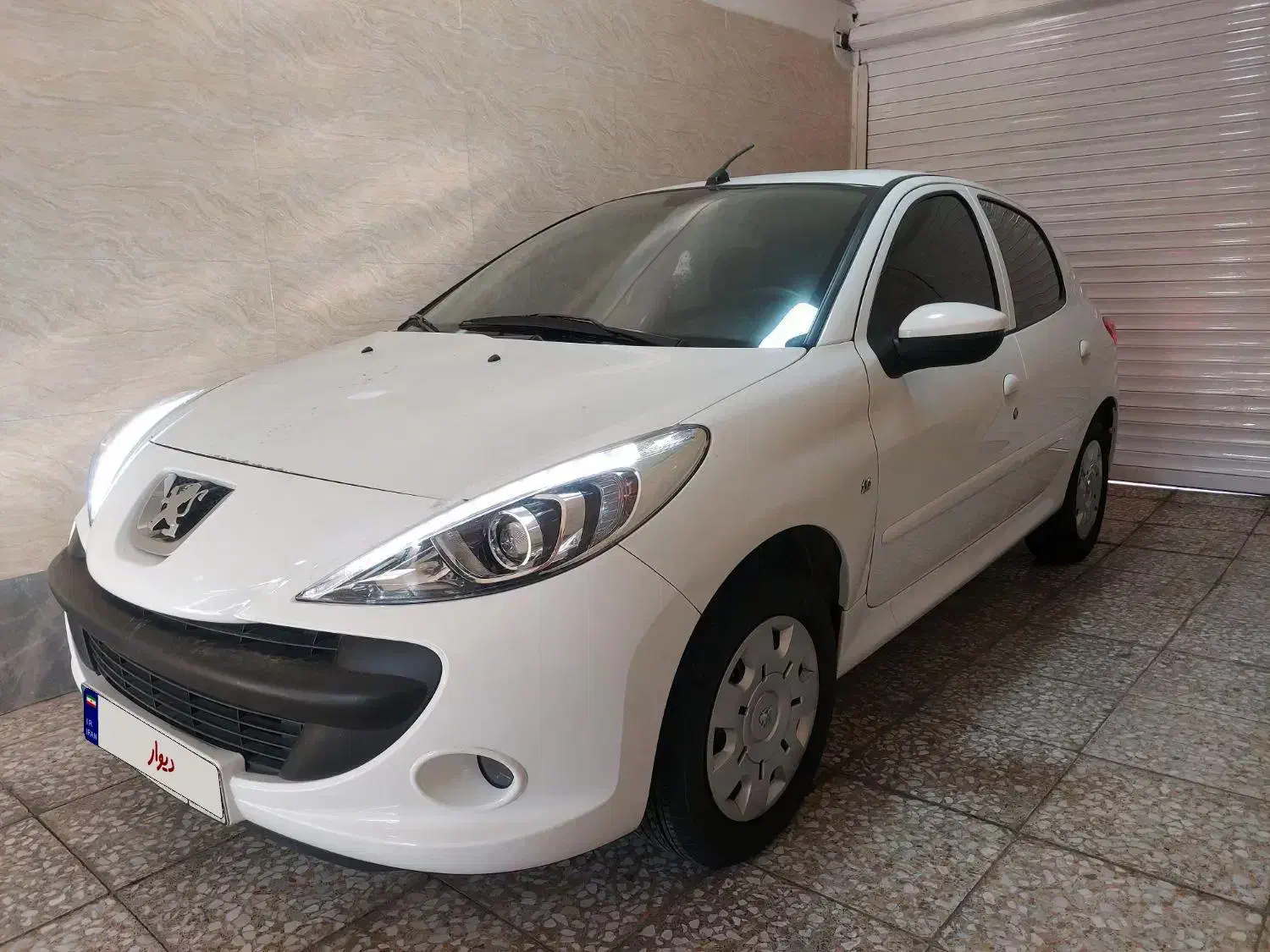 ۲۰۷ مدل ۱۴۰۳ سقف فلز|خودرو سواری و وانت|شهریار, کهنز|دیوار