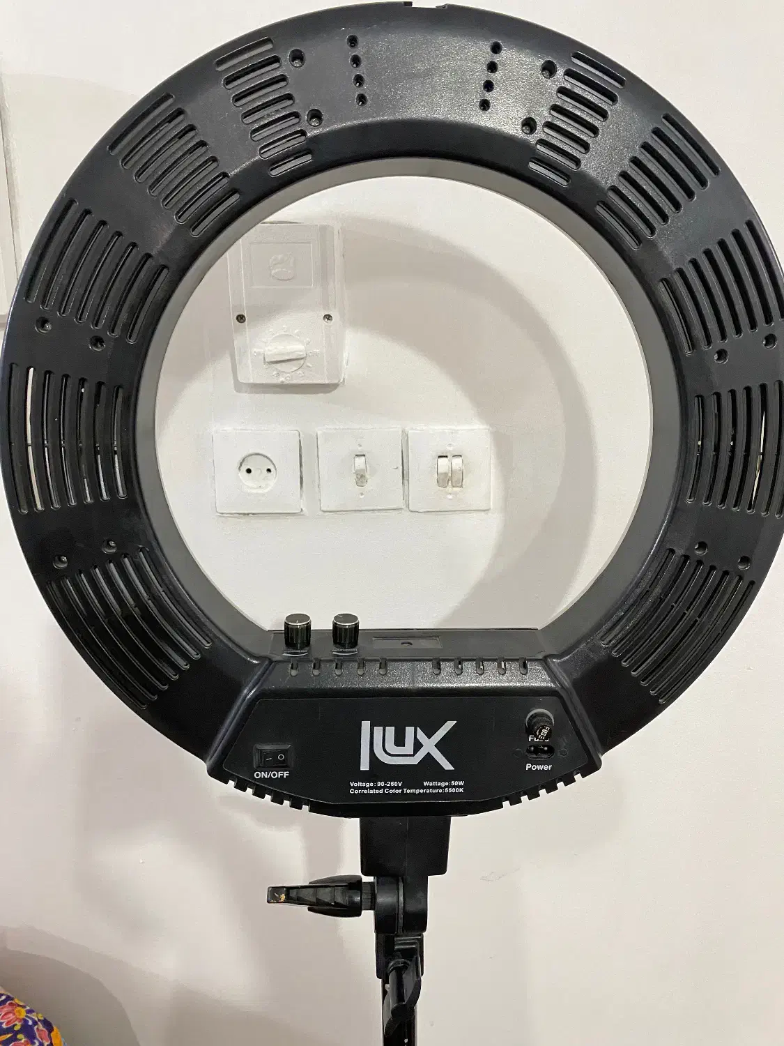 رینگ لایت به همراه سه پایه|دوربین عکاسی و فیلم‌برداری|اهواز, کوی ملی راه|دیوار