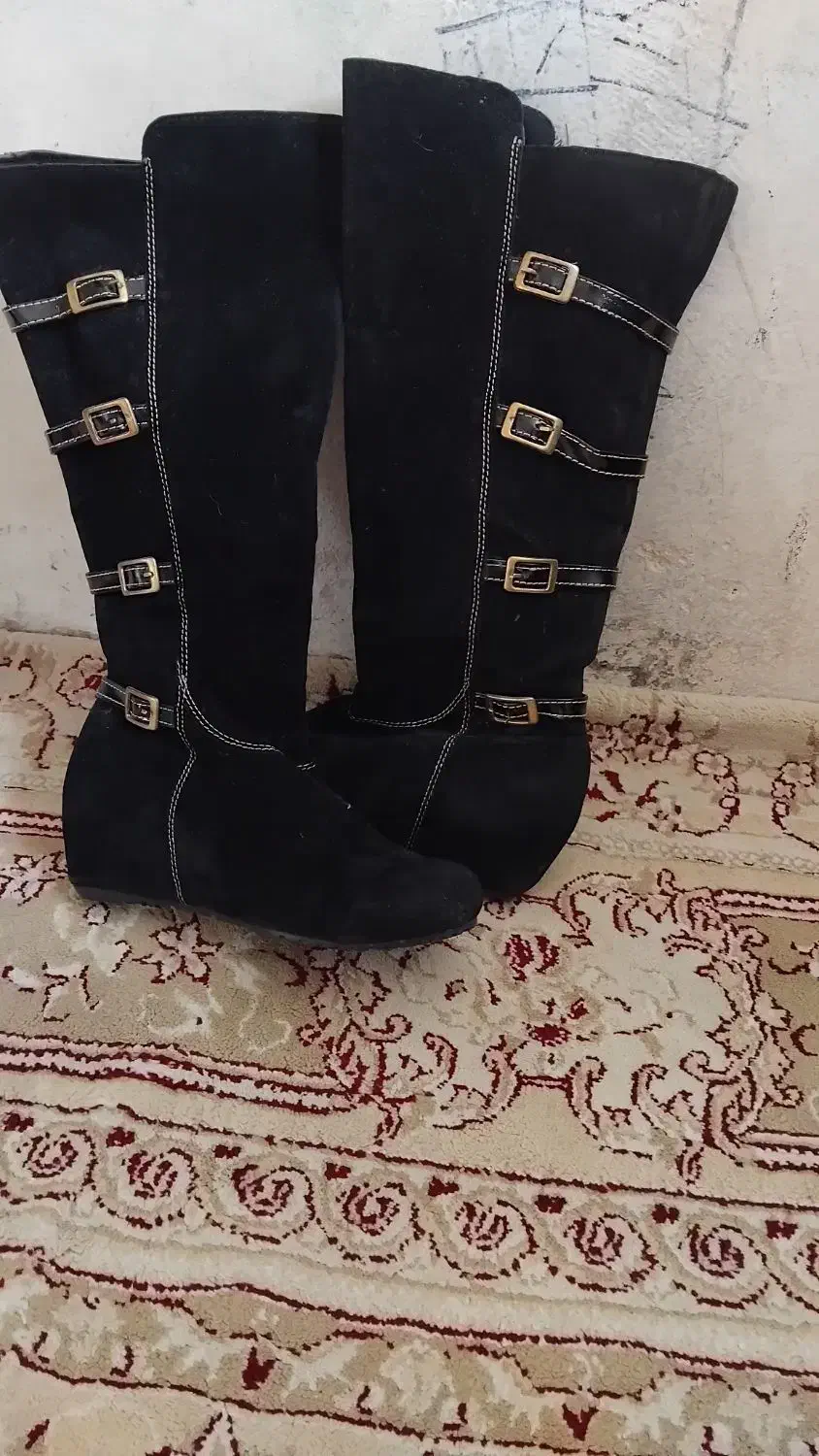 کفش بوتینی|کیف، کفش، کمربند|آکند, |دیوار