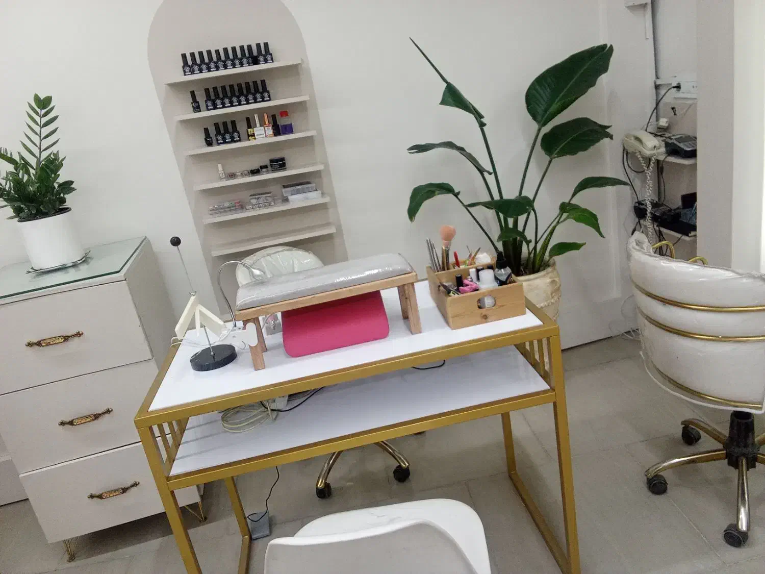 سالن زیبایی ناخن|آرایشگاه و سالن‌های زیبایی|نیشابور, شهید جعفری|دیوار